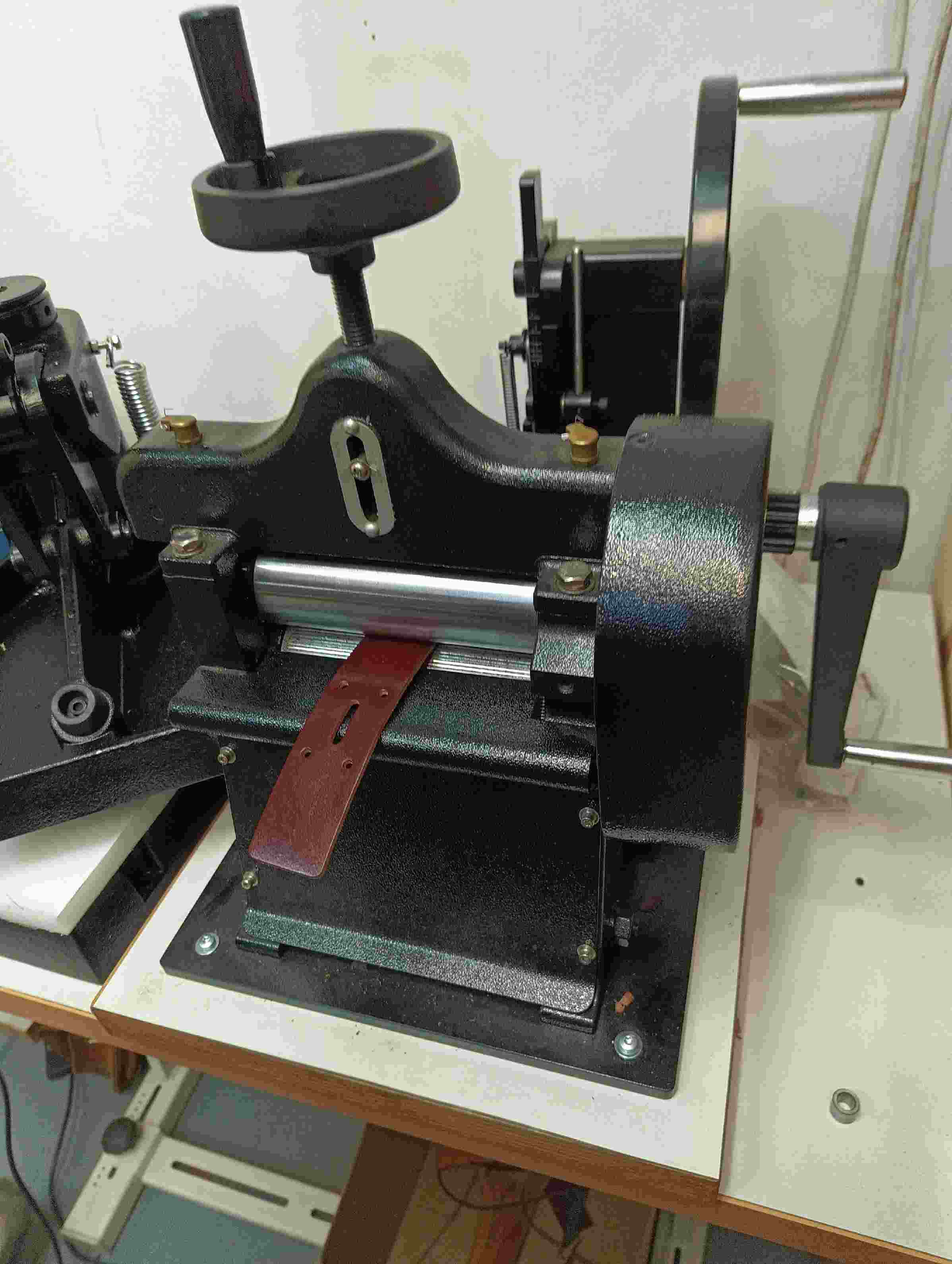 Ledersplitter , Splitter, Spaltmaschine