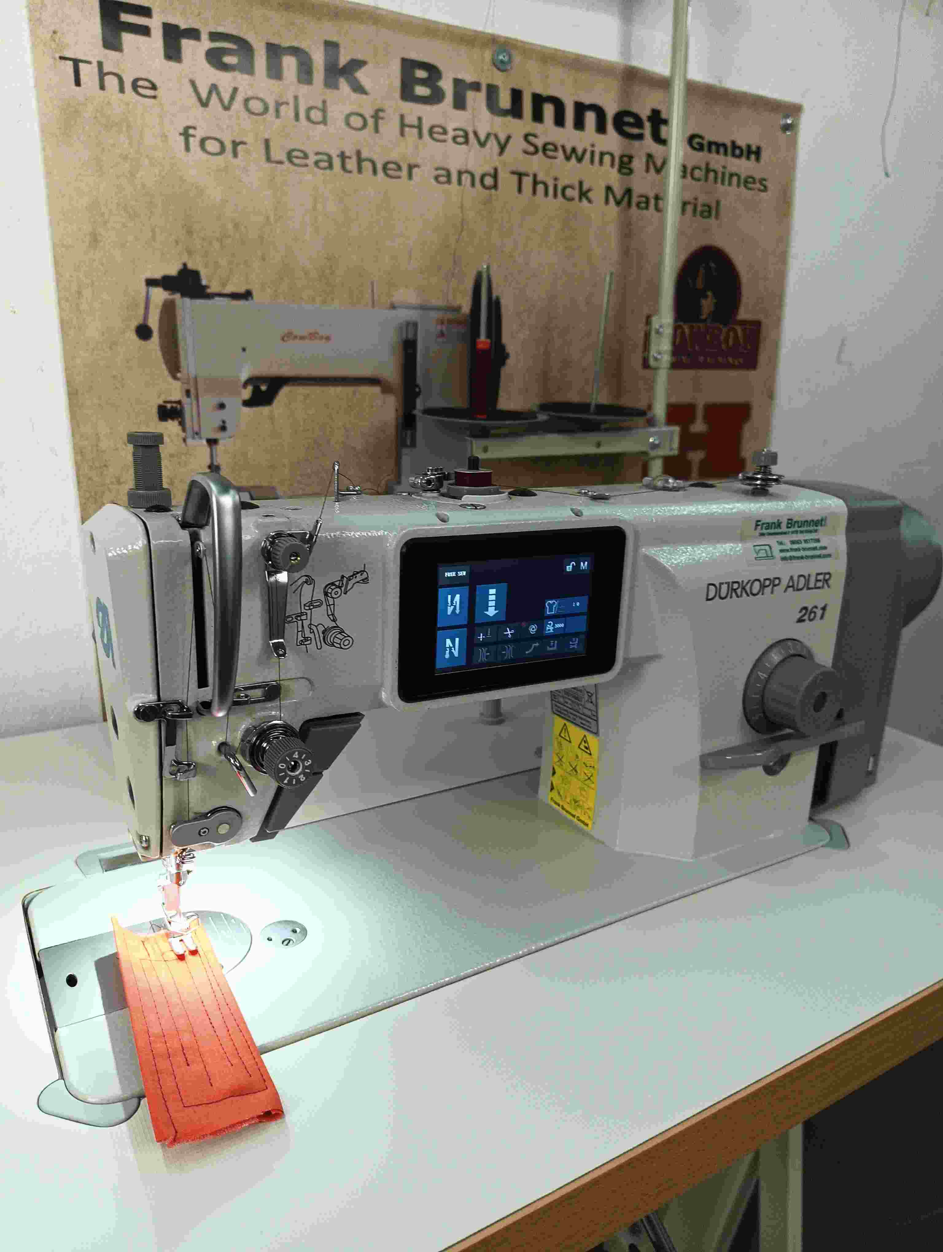 Industrienähmaschine Dürkopp Adler 261 Fadenabschneider leiser 230 V Motor für leichte bis mittlere Materialstärken