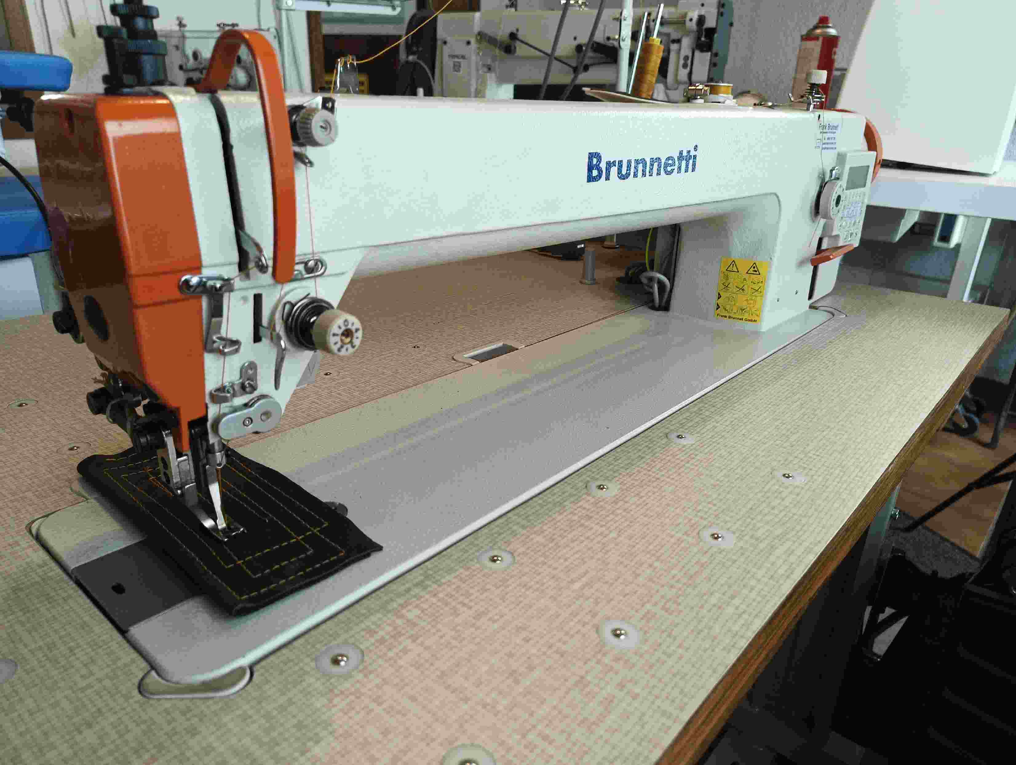 Brunnetti 03 Langarm 56 cm, Directdrive Motor 230 V ,Ledernähmaschine , Polstermaschine