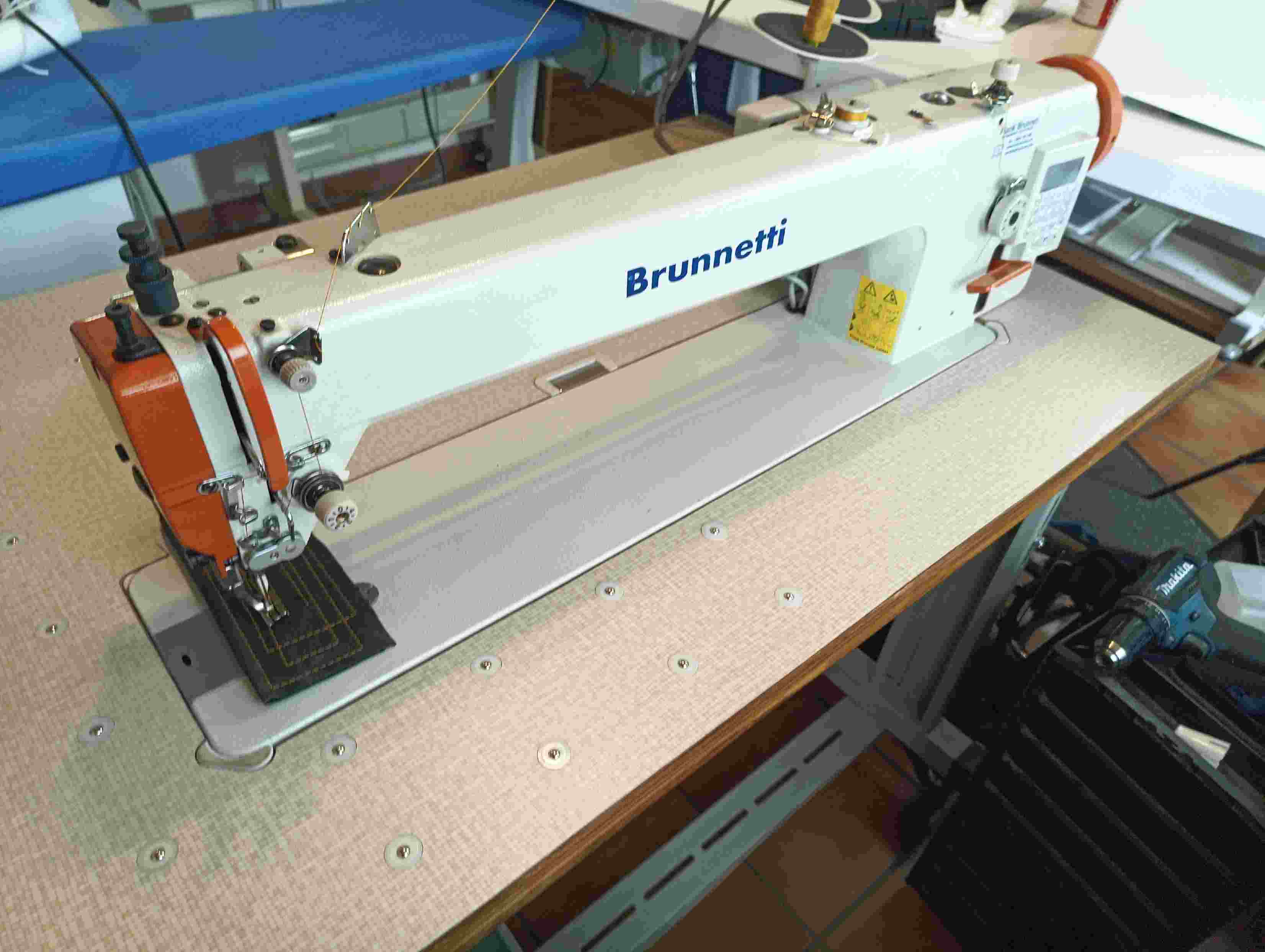 Brunnetti 03 Langarm 56 cm, Directdrive Motor 230 V ,Ledernähmaschine , Polstermaschine