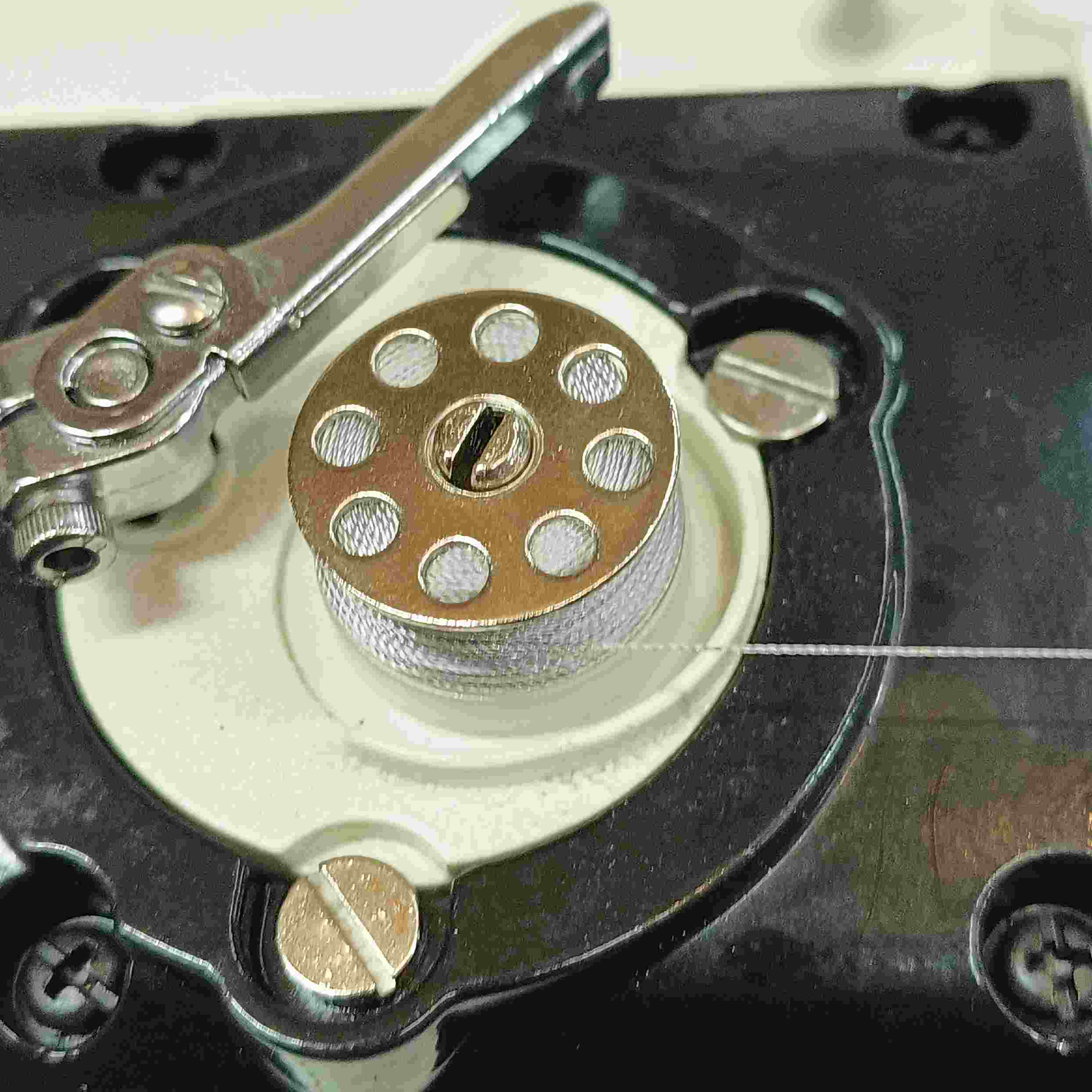 Brunnetti 640 Langarm 35 cm, Directdrive Motor 230 V , Ledernähmaschine , Polstermaschine