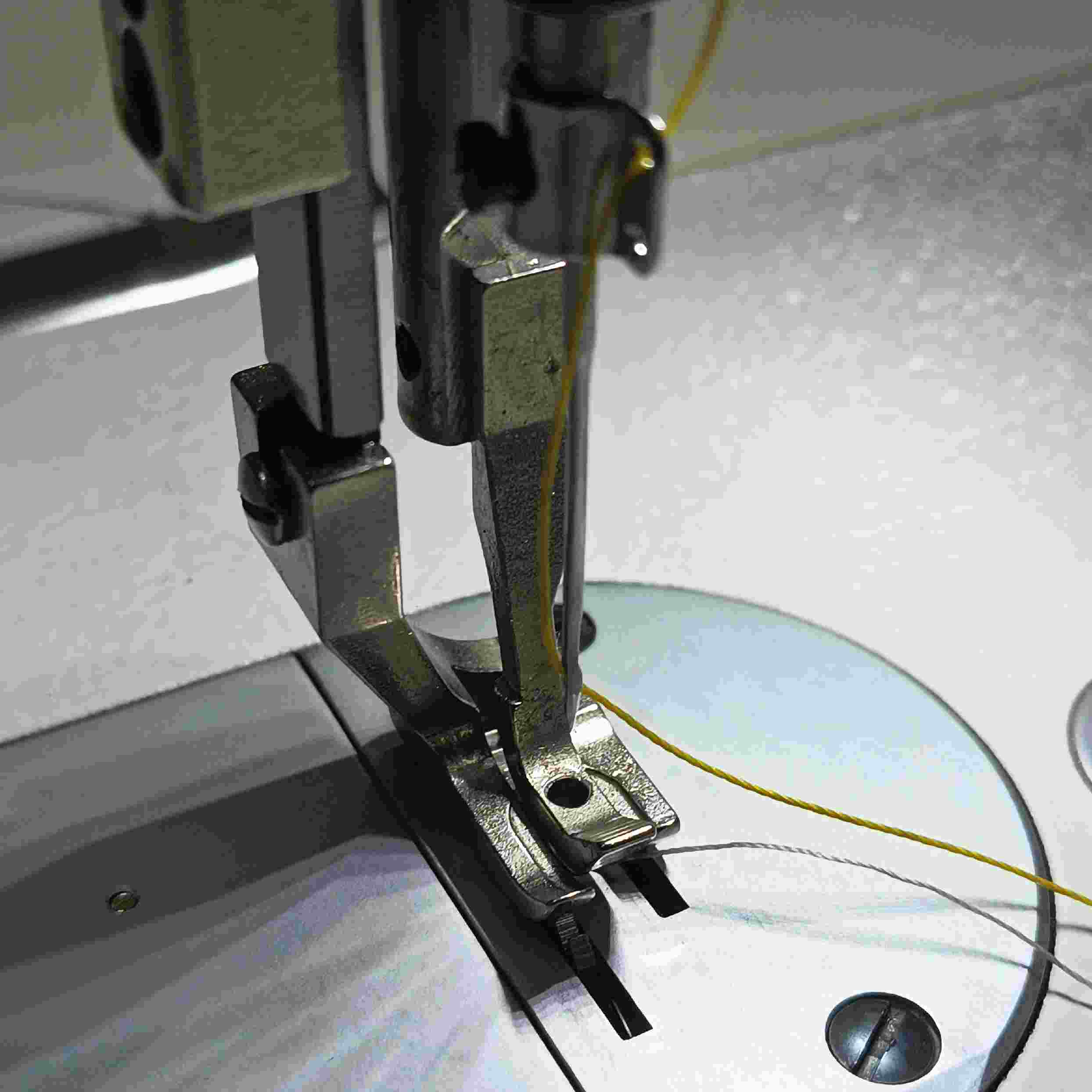 Brunnetti 640 Langarm 35 cm, Directdrive Motor 230 V , Ledernähmaschine , Polstermaschine